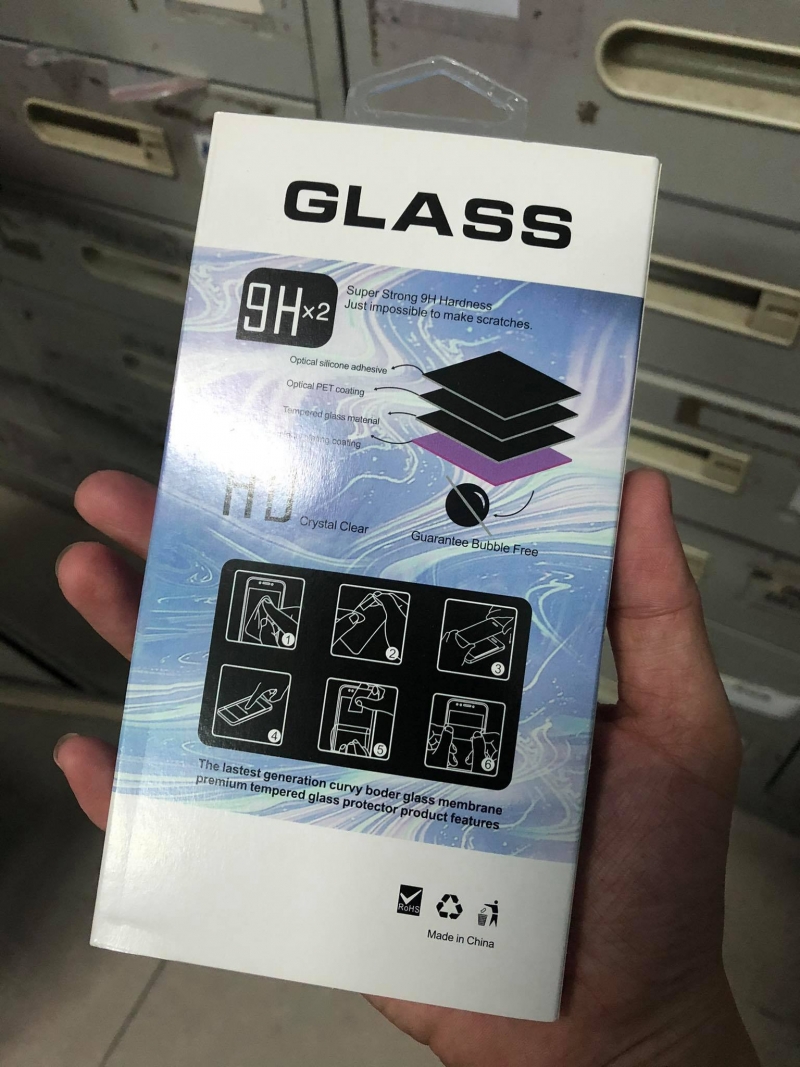 Miếng Kính Cường Lực Full Samsung Galaxy A32 Hiệu Glass ôm sát vào màn hình máy bao gồm cả phần viền màn hình, bám sát tỉ mỉ từng chi tiết nhỏ